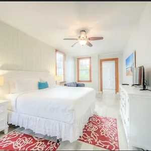 The Bartlum-luxurious Key West